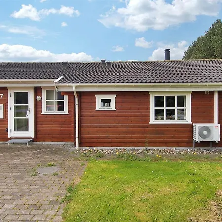 Lilian - 600m From The Sea By Interhome Præstø